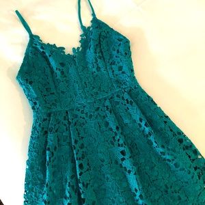 ASTR the label teal green midi dress